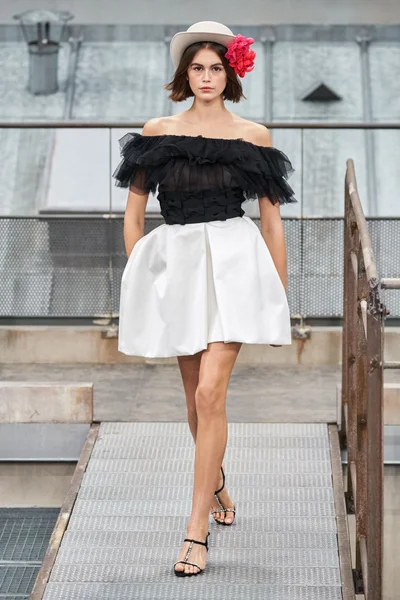 Look 74